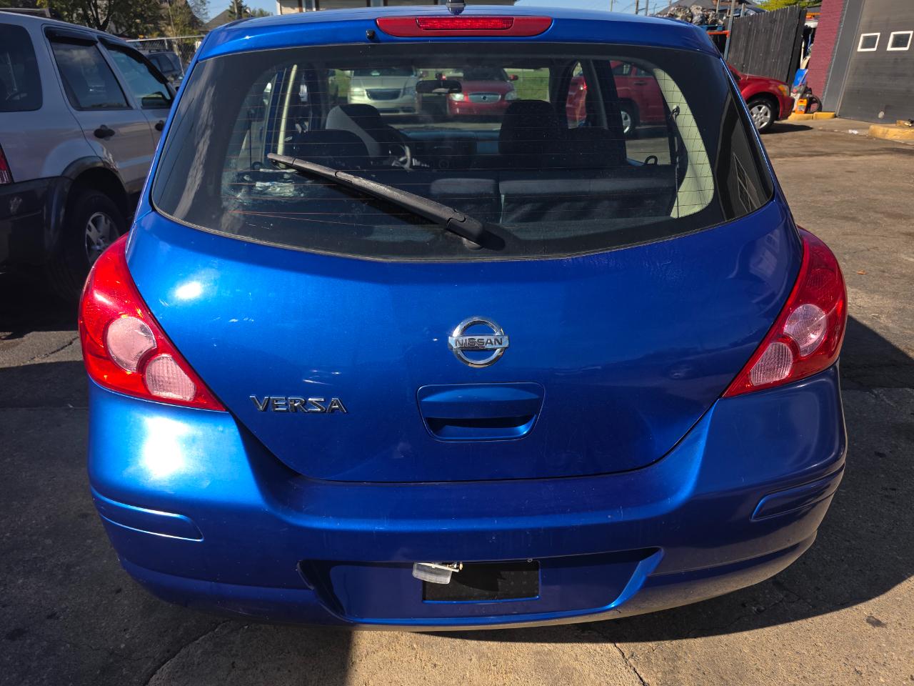 Nissan Versa 1.8 S Hatchback 2009