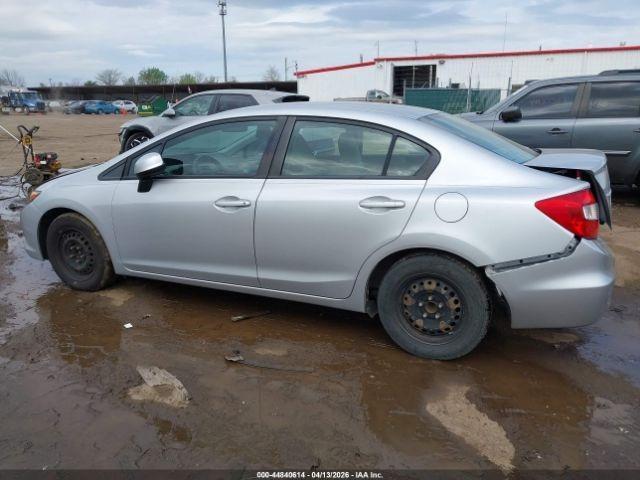 Honda Civic LX Sedan 5-Speed AT 2012