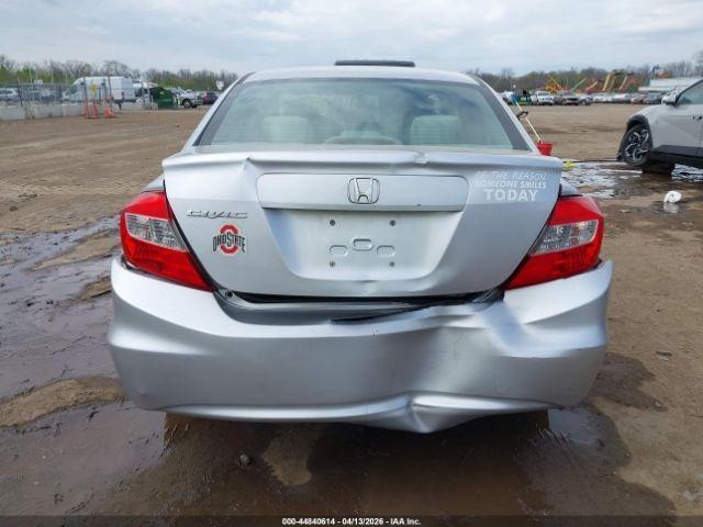 Honda Civic LX Sedan 5-Speed AT 2012