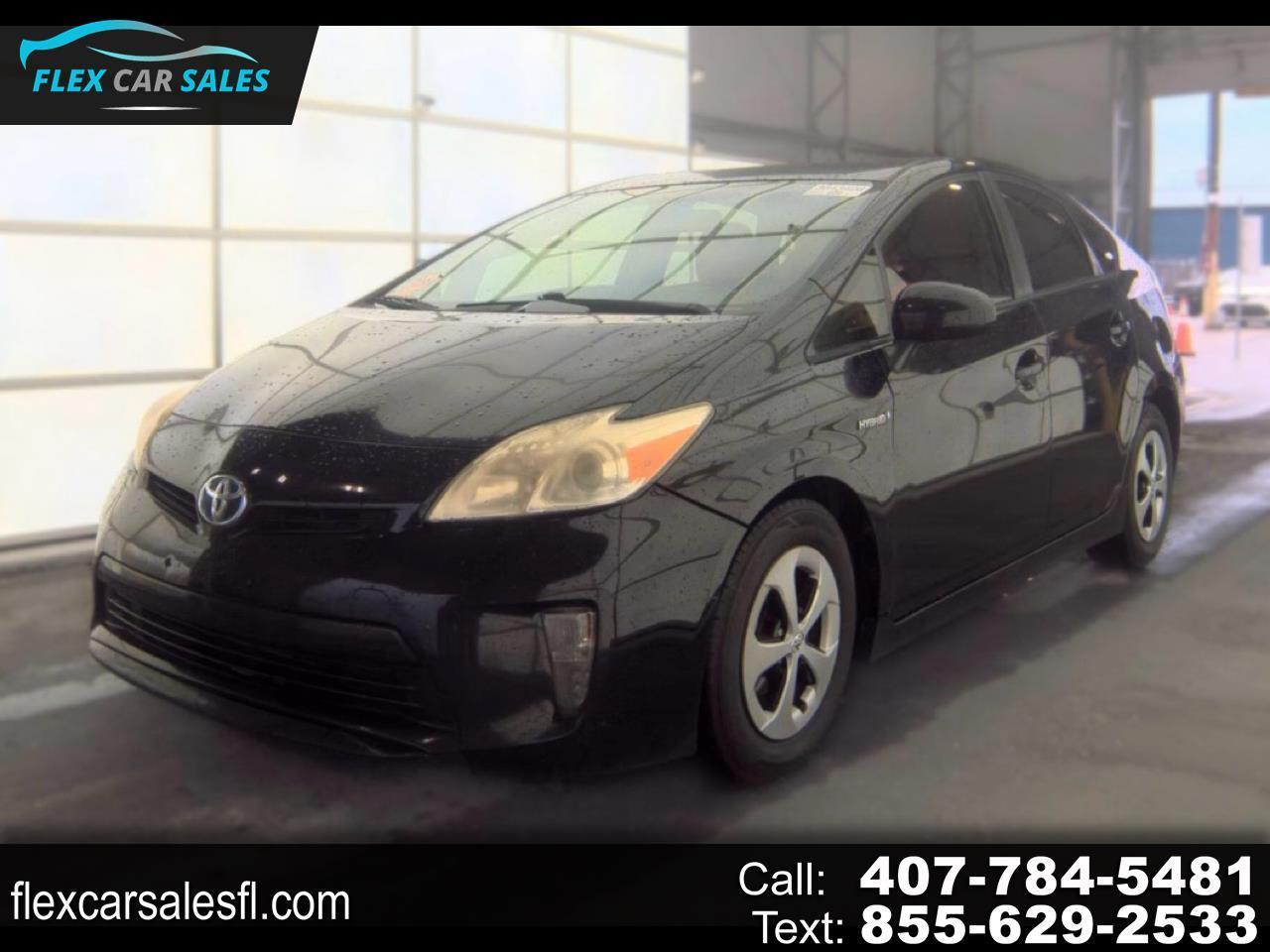 2013 Toyota Prius Two's photo