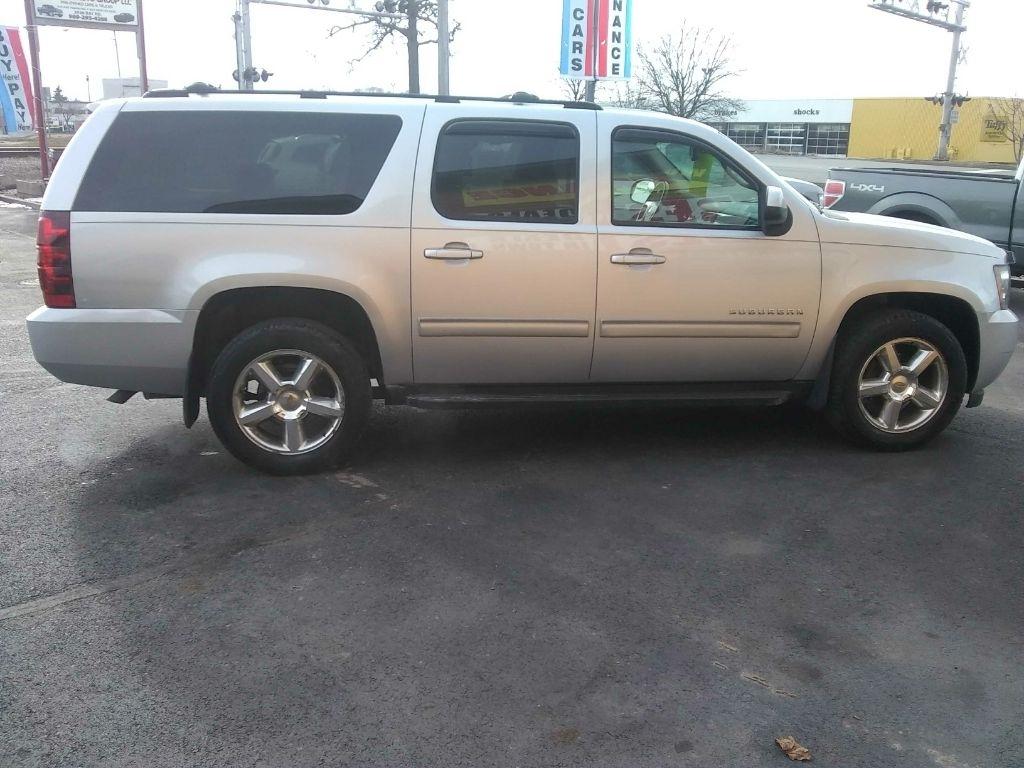 Chevrolet Suburban LS 1500 4WD 2011