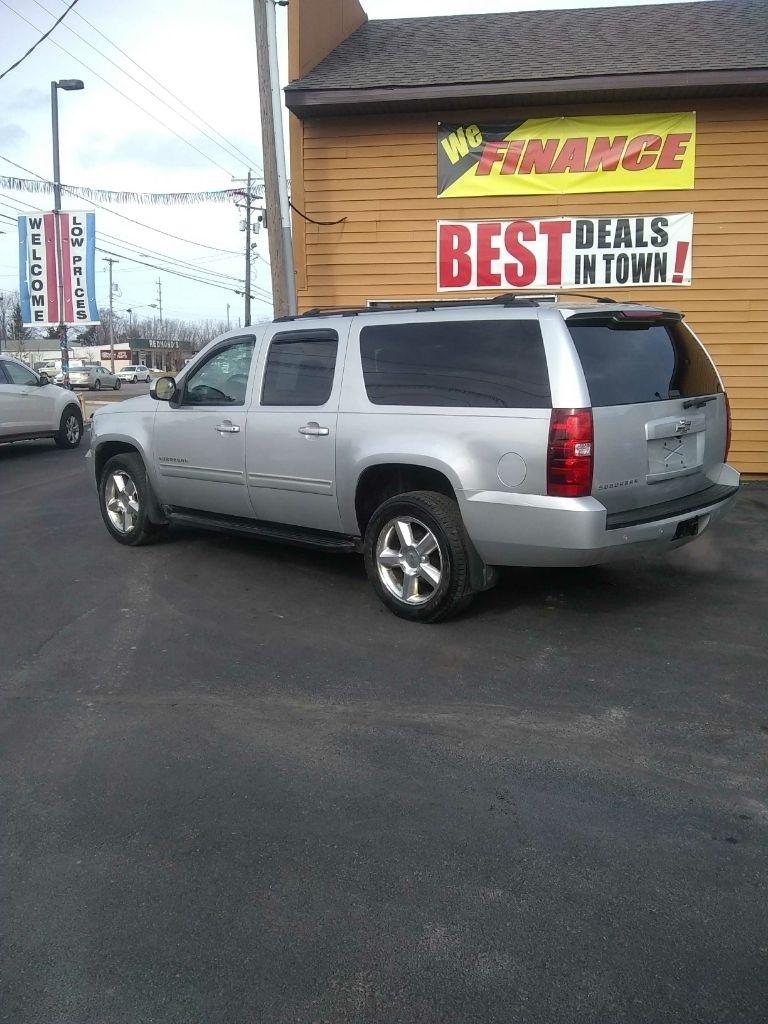 Chevrolet Suburban LS 1500 4WD 2011