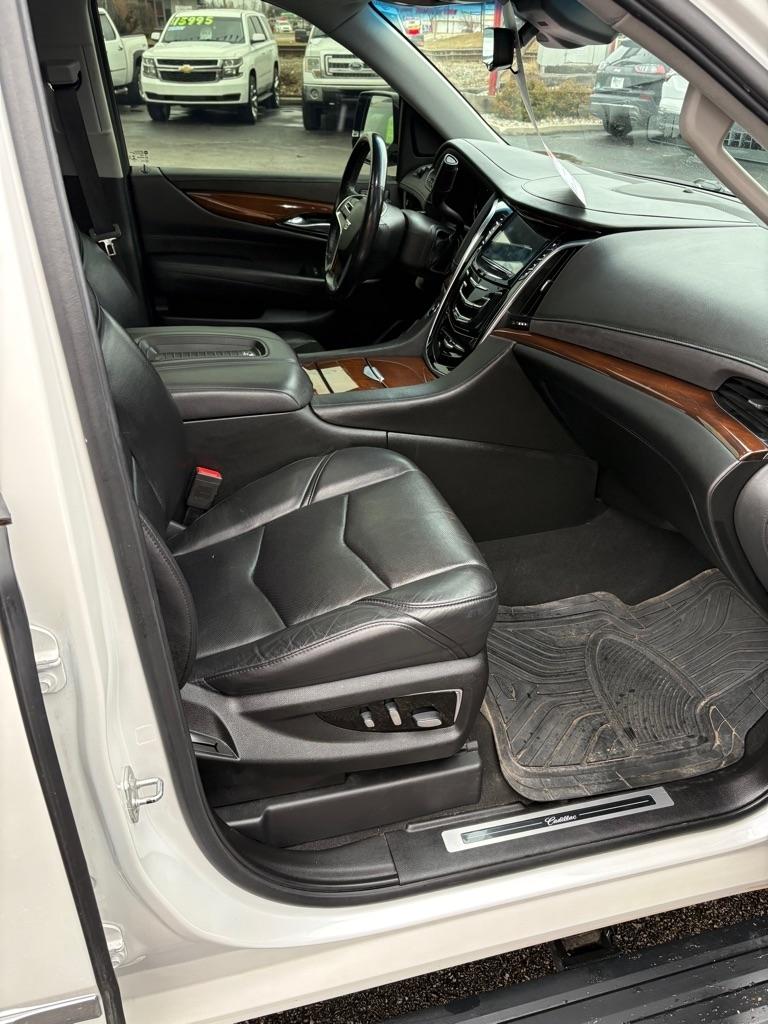 Cadillac Escalade ESV Premium 4WD 2018