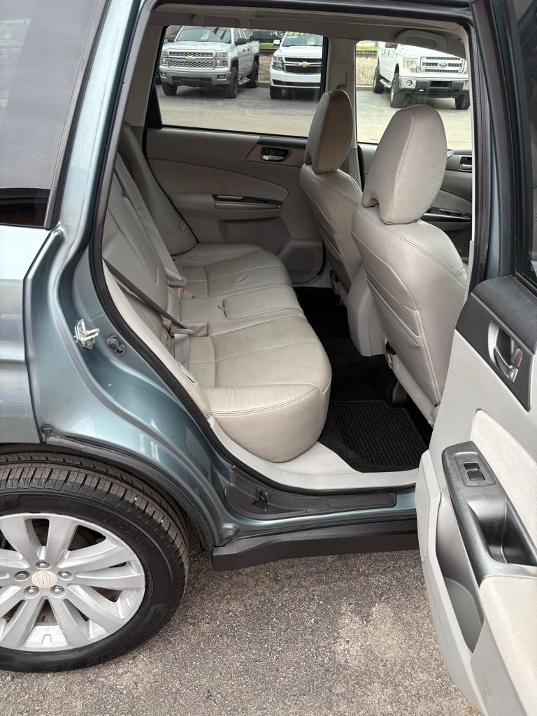 Subaru Forester 2.5X Limited 2011