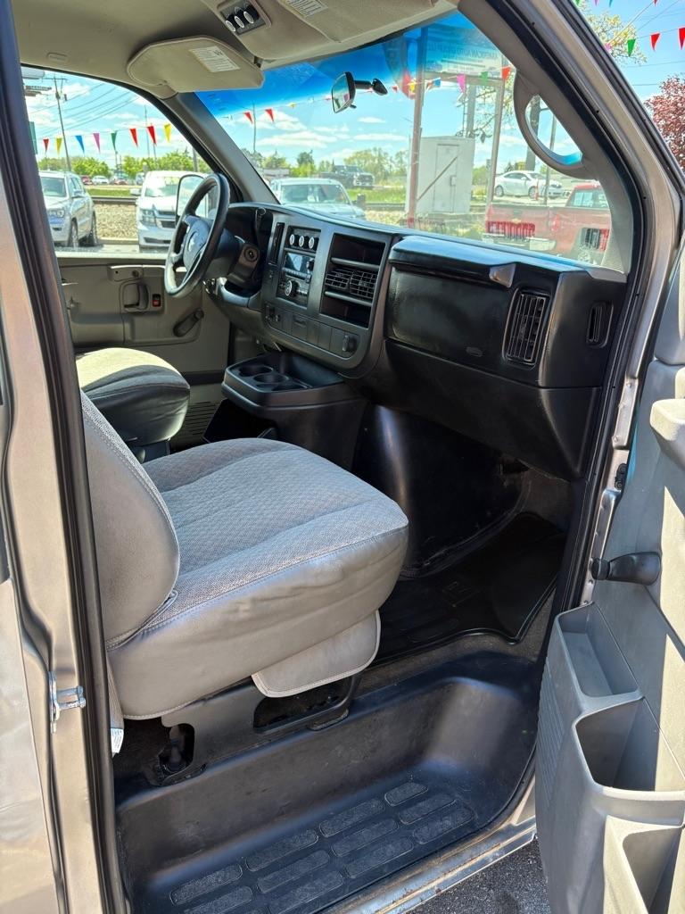 Chevrolet Express LS 1500 AWD 2008