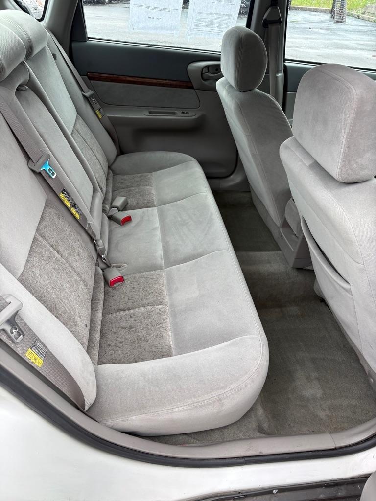 Chevrolet Impala Base 2004