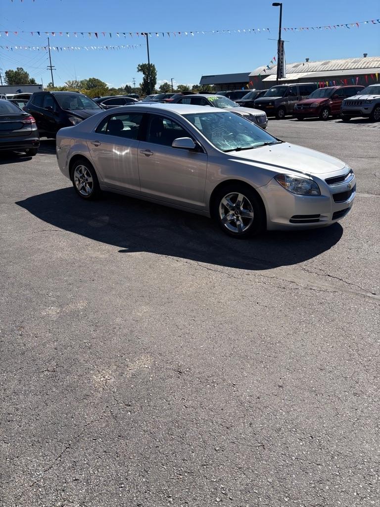Chevrolet Malibu photo 3