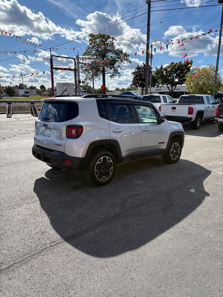 Jeep Renegade photo 4