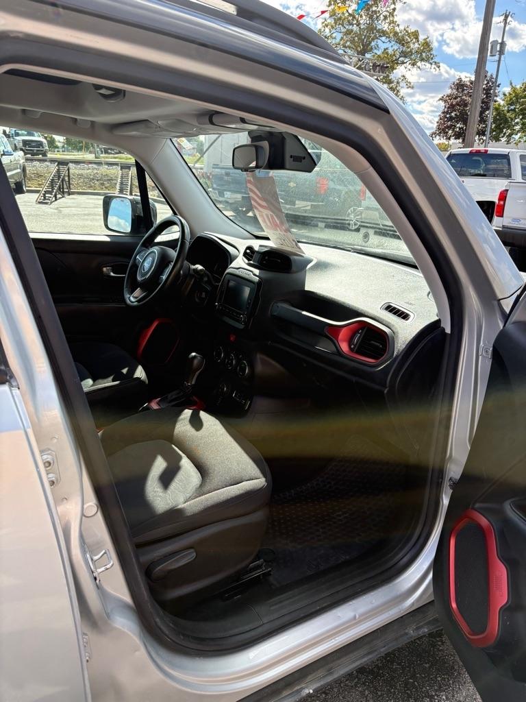 Jeep Renegade photo 6