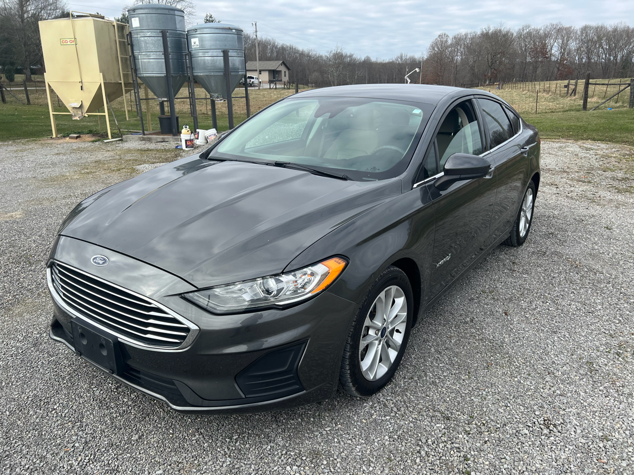2019 Ford Fusion Hybrid SE's photo