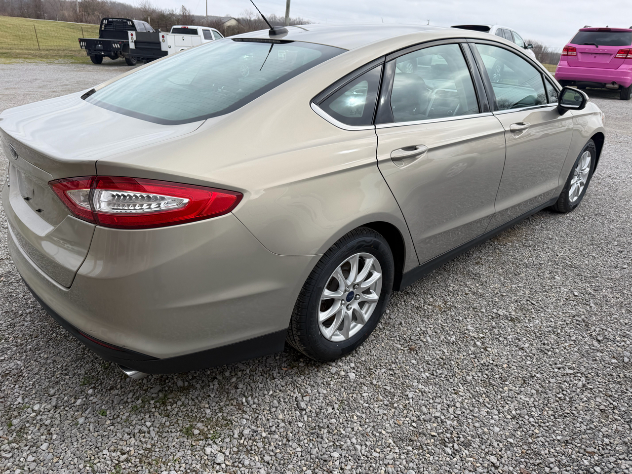 Ford Fusion S 2015