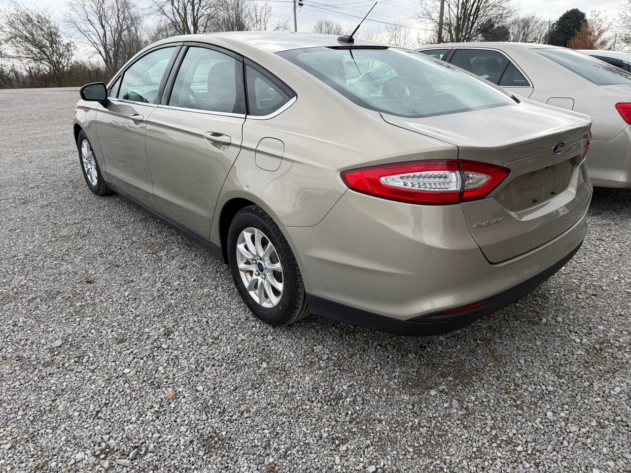 Ford Fusion S 2015