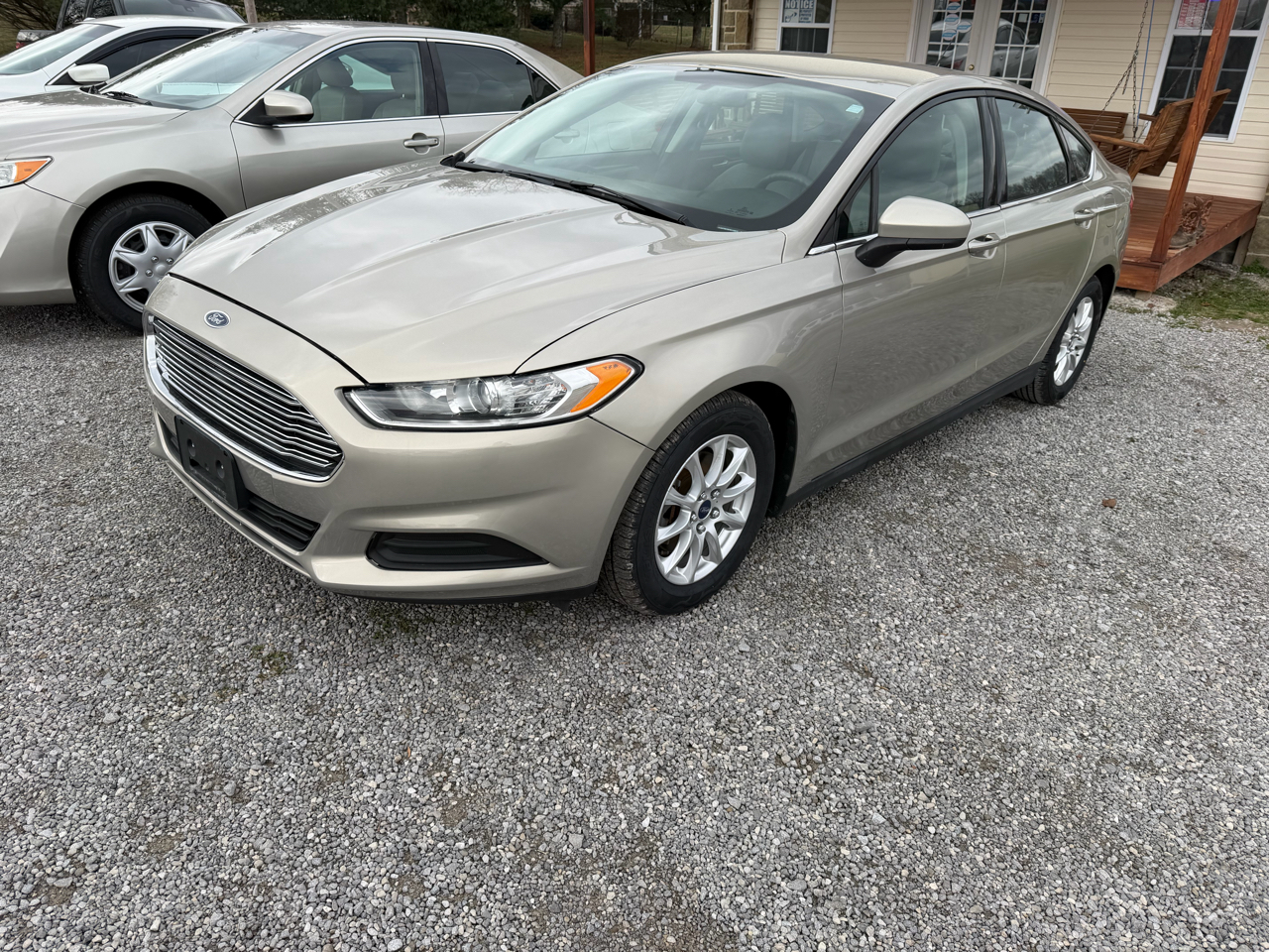Ford Fusion S 2015