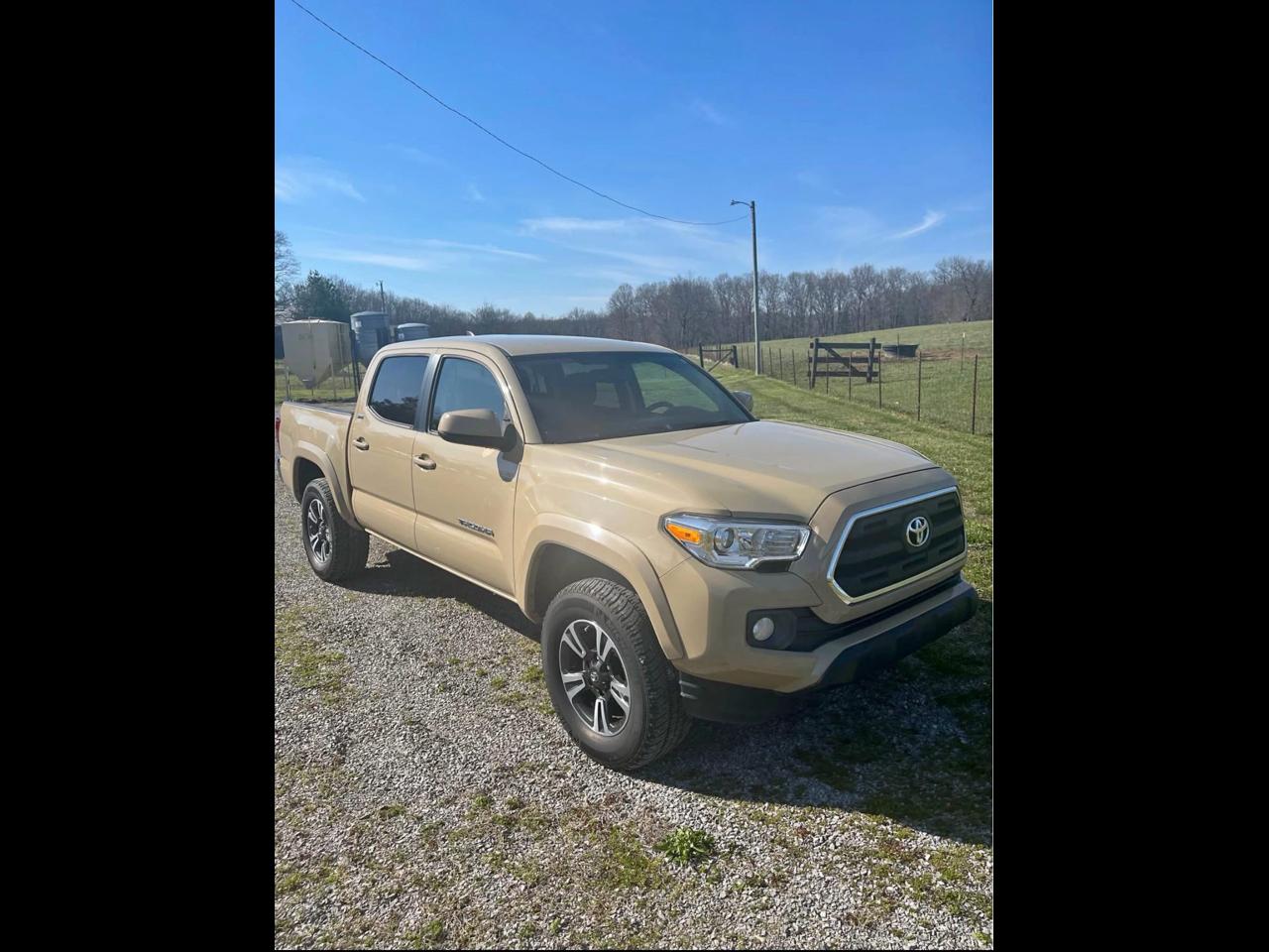 Toyota Tacoma 2WD Double Cab I4 AT SR5 (Natl) 2017