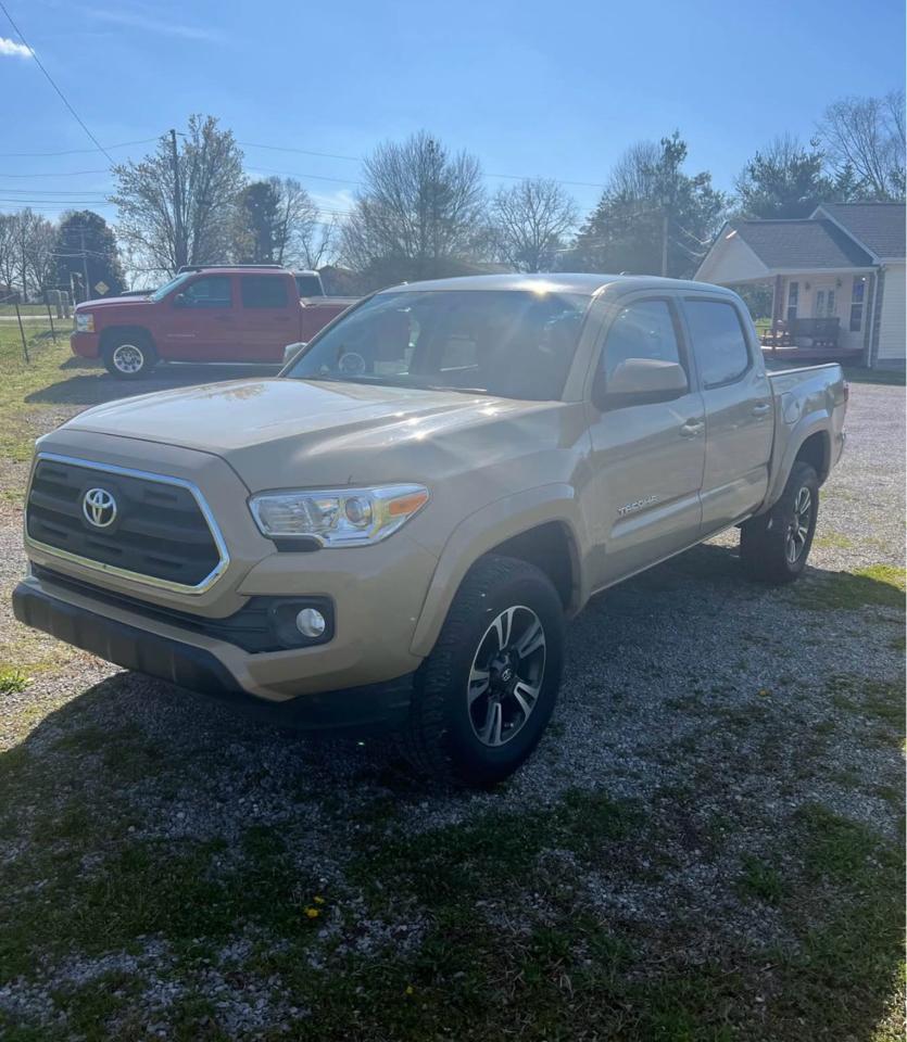 Toyota Tacoma 2WD Double Cab I4 AT SR5 (Natl) 2017
