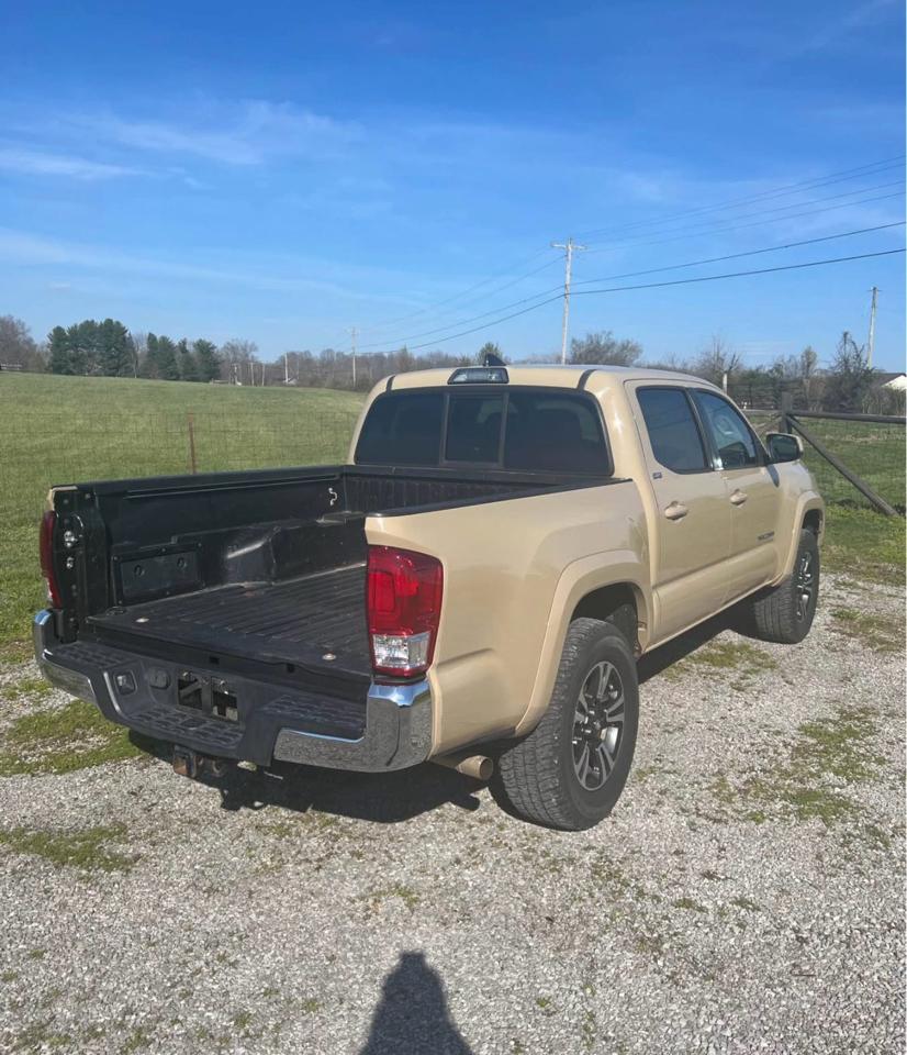 Toyota Tacoma 2WD Double Cab I4 AT SR5 (Natl) 2017