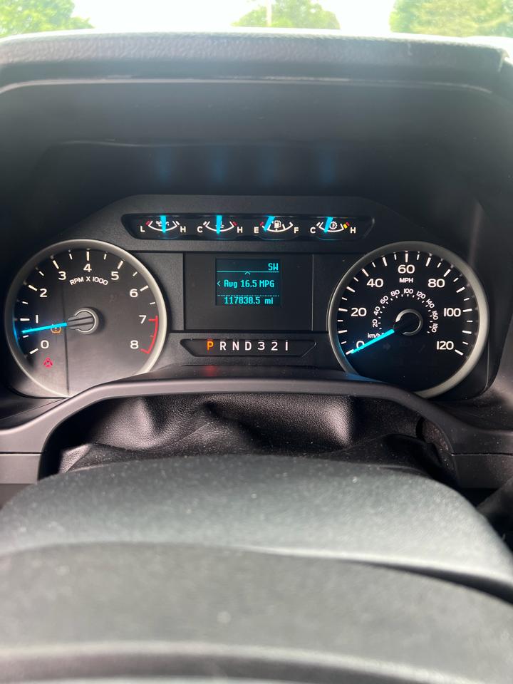 Ford F-150 2WD SuperCrew 145" XLT 2015