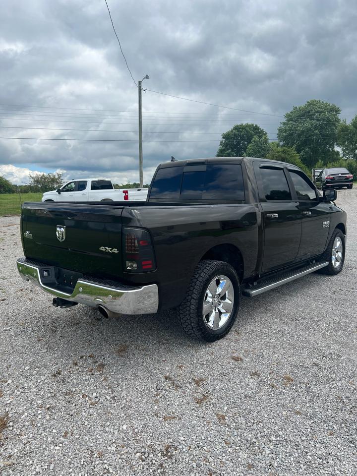RAM 1500 4WD Crew Cab 140.5" Big Horn 2014