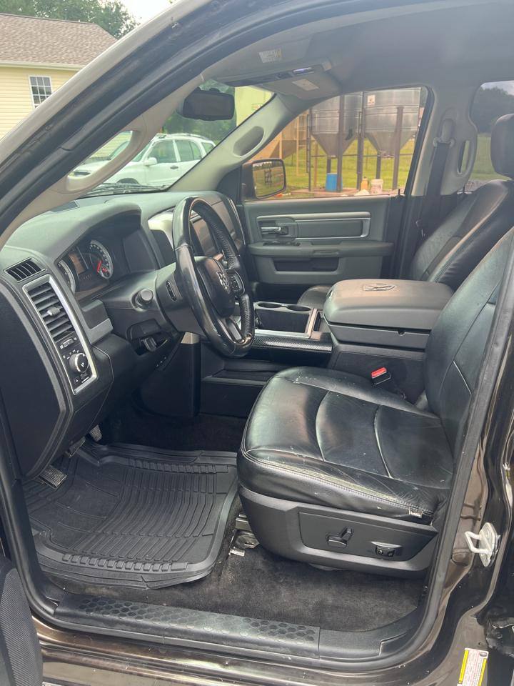 RAM 1500 4WD Crew Cab 140.5" Big Horn 2014