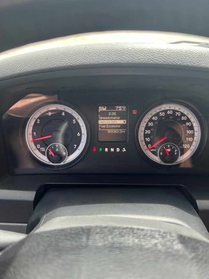 RAM 1500 4WD Crew Cab 140.5" Big Horn 2014