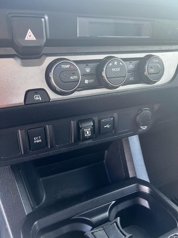 Toyota Tacoma 2WD Double Cab V6 AT SR5 (Natl) 2021
