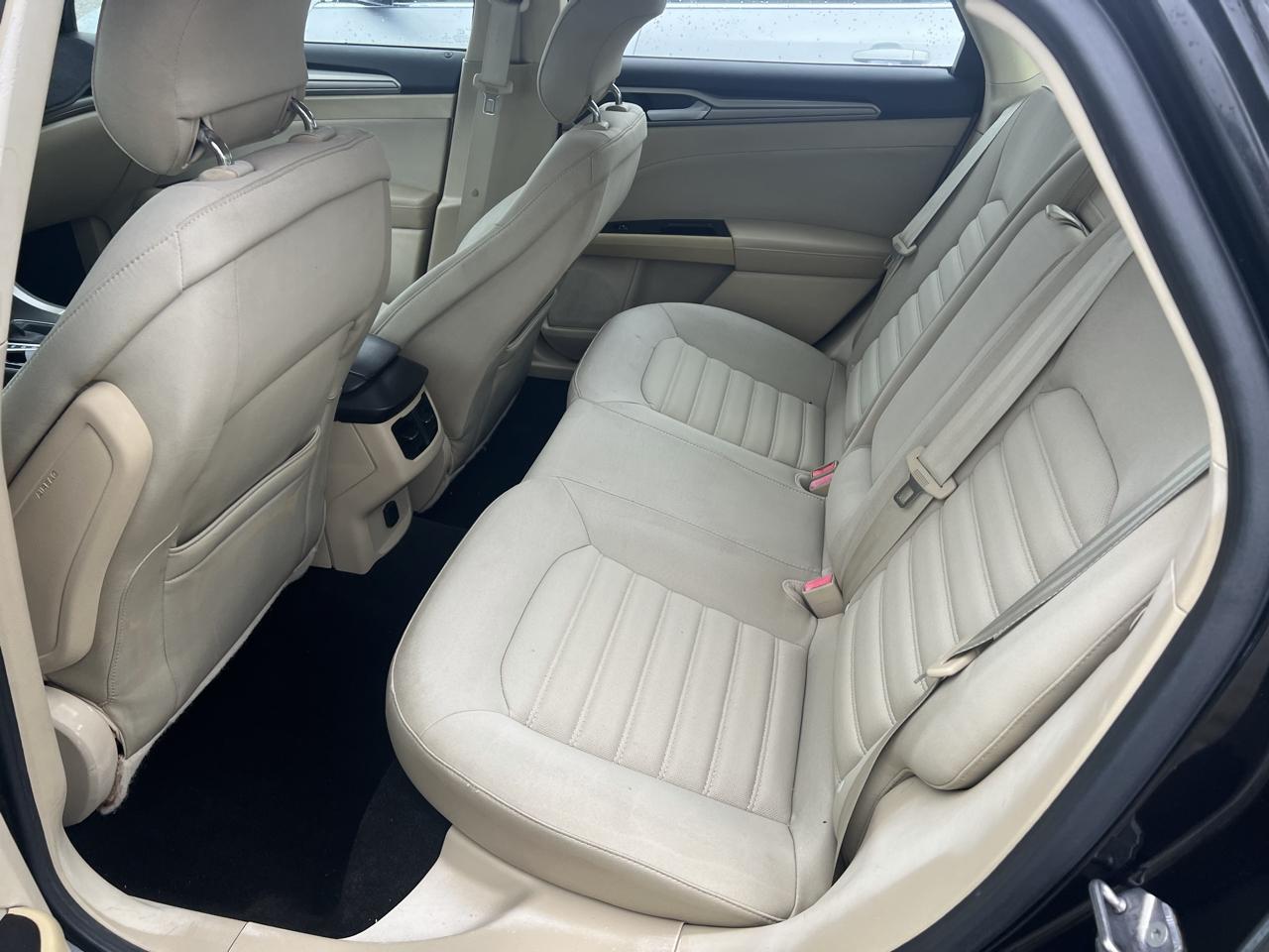 Ford Fusion SE 2013