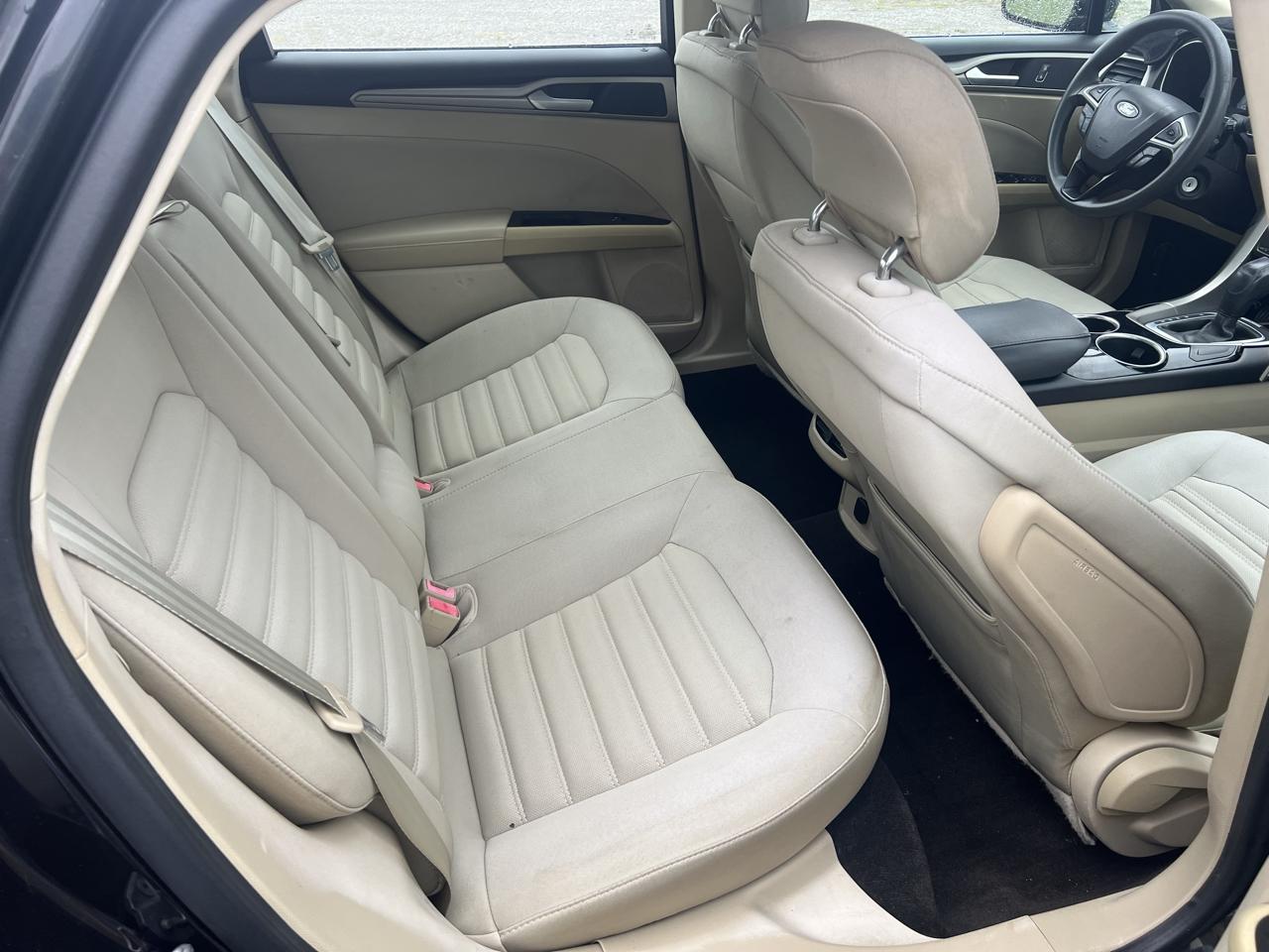 Ford Fusion SE 2013