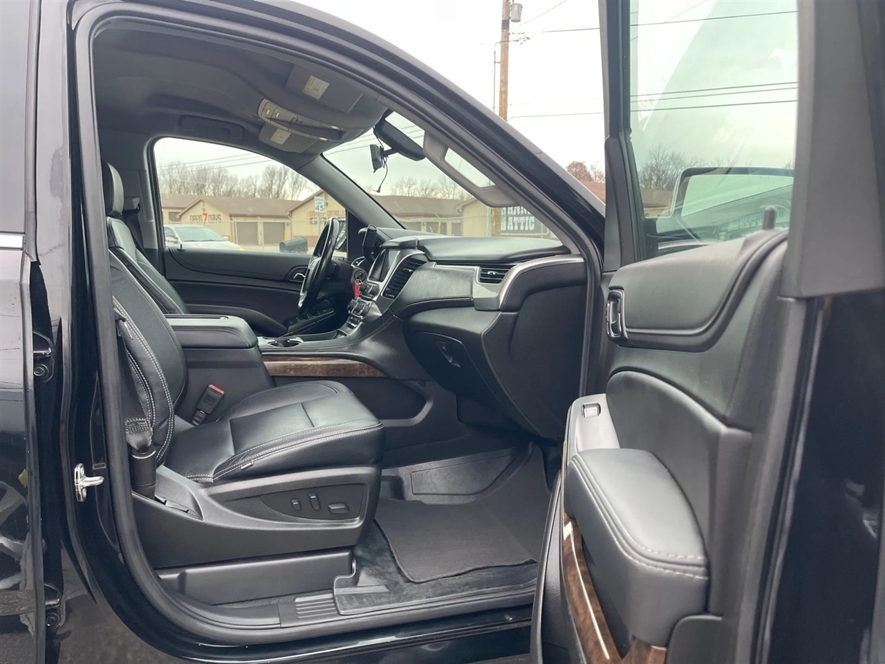 Chevrolet Suburban  2019