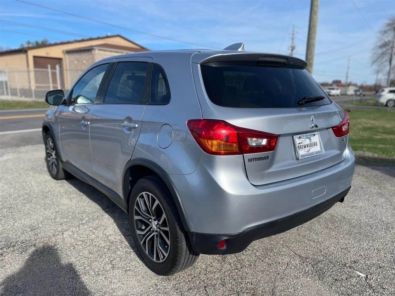 Mitsubishi Outlander Sport  2017