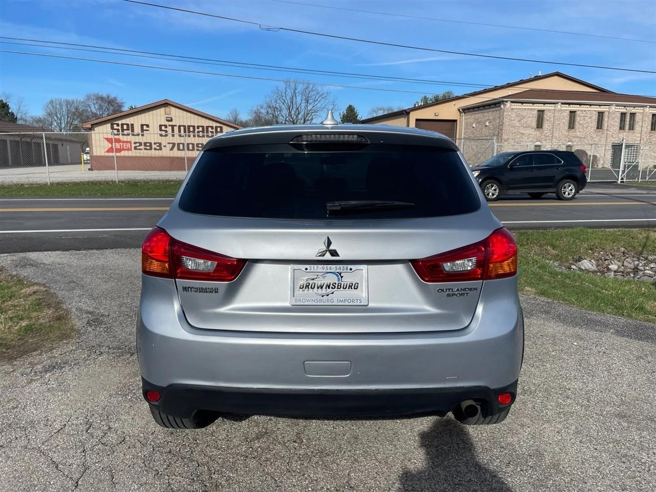 Mitsubishi Outlander Sport  2017