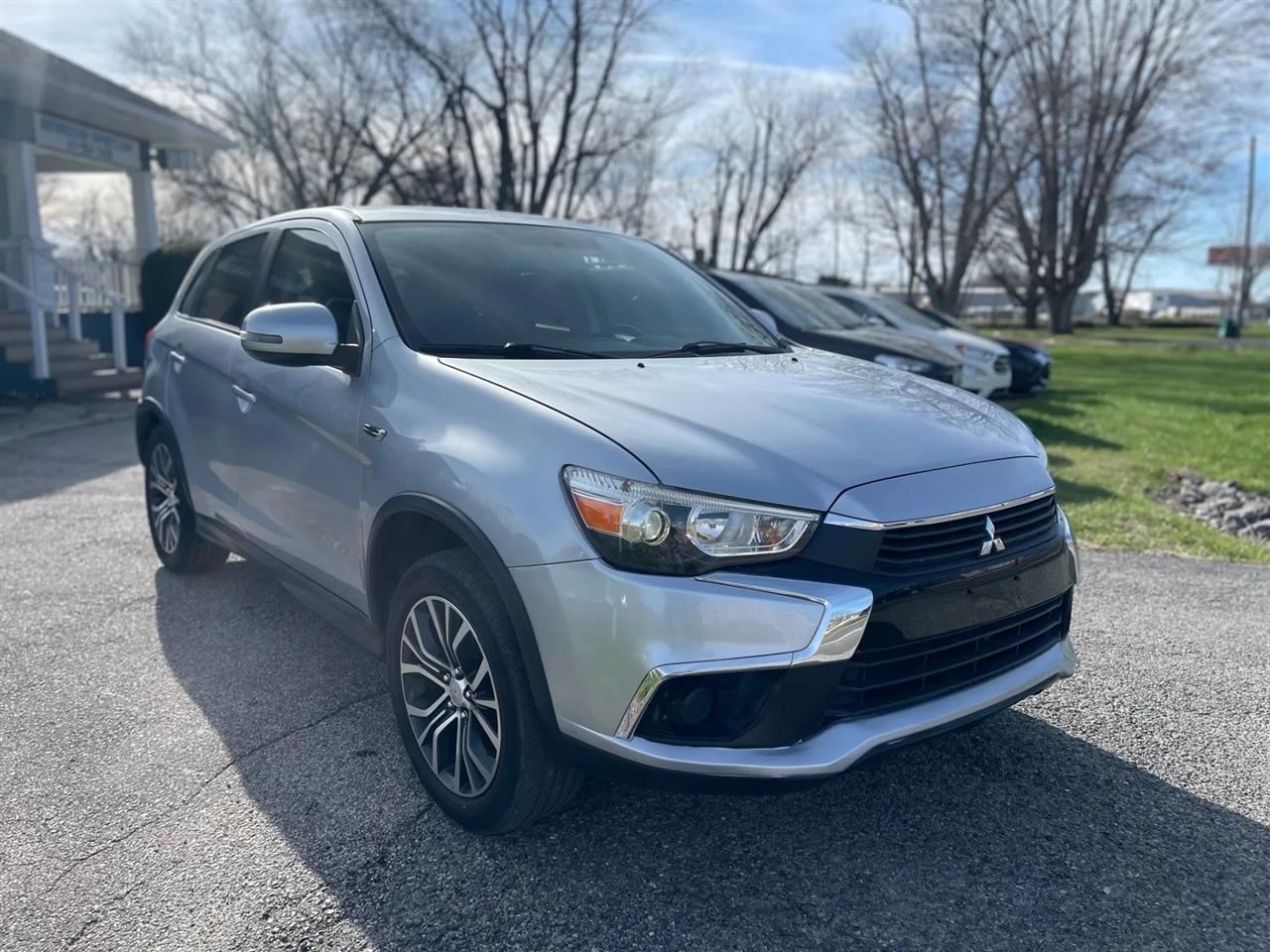 Mitsubishi Outlander Sport  2017