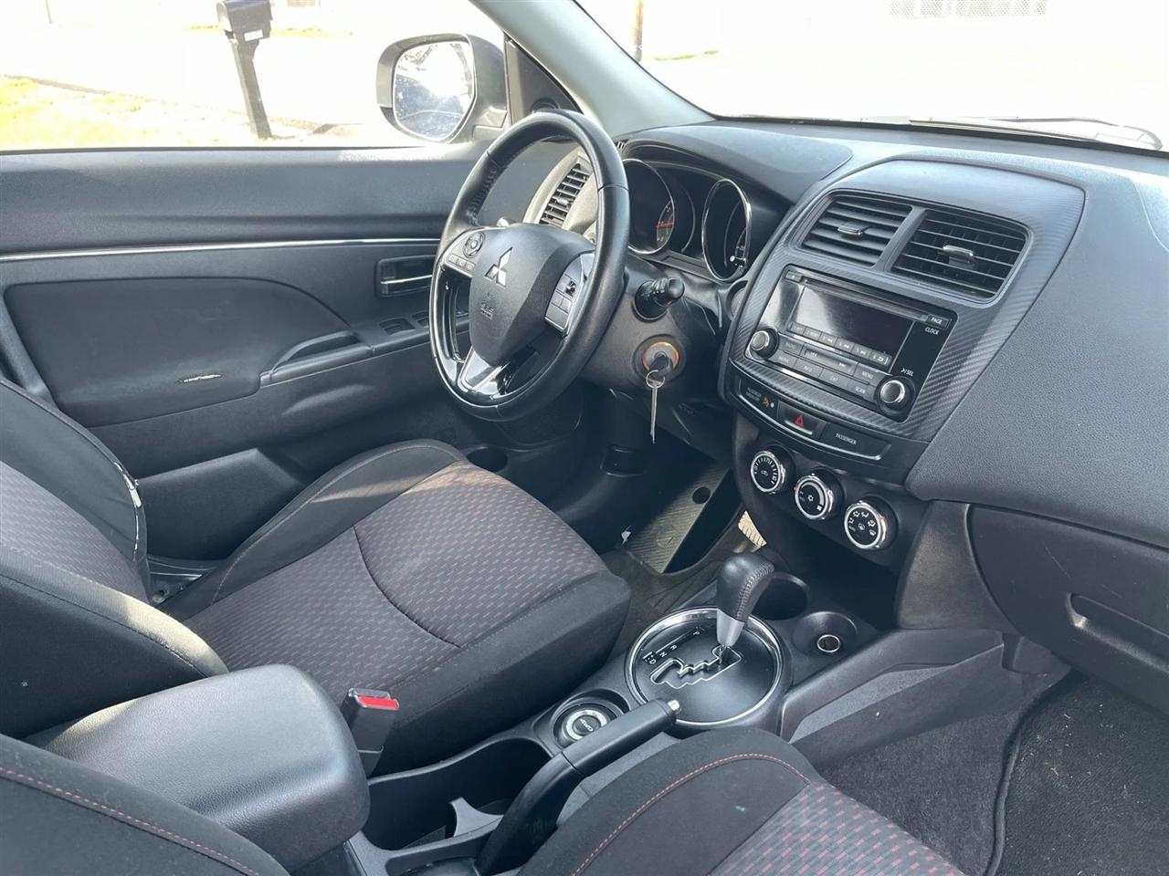 Mitsubishi Outlander Sport  2017