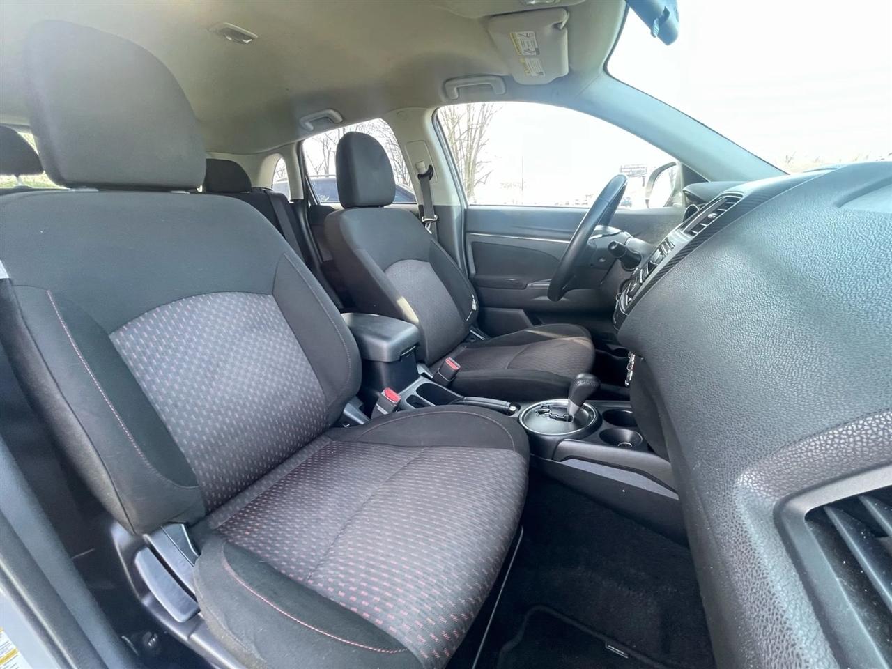 Mitsubishi Outlander Sport  2017