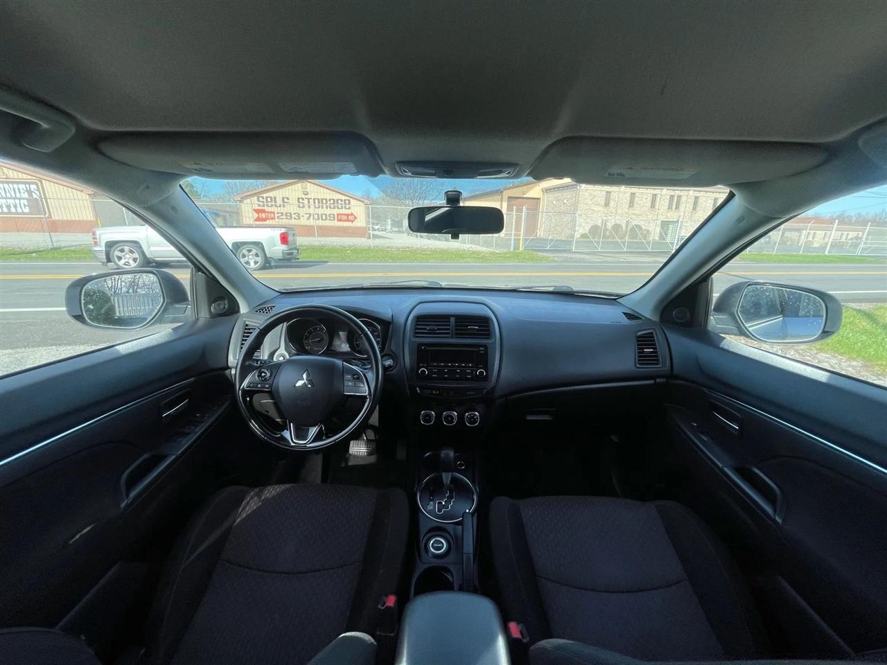 Mitsubishi Outlander Sport  2017