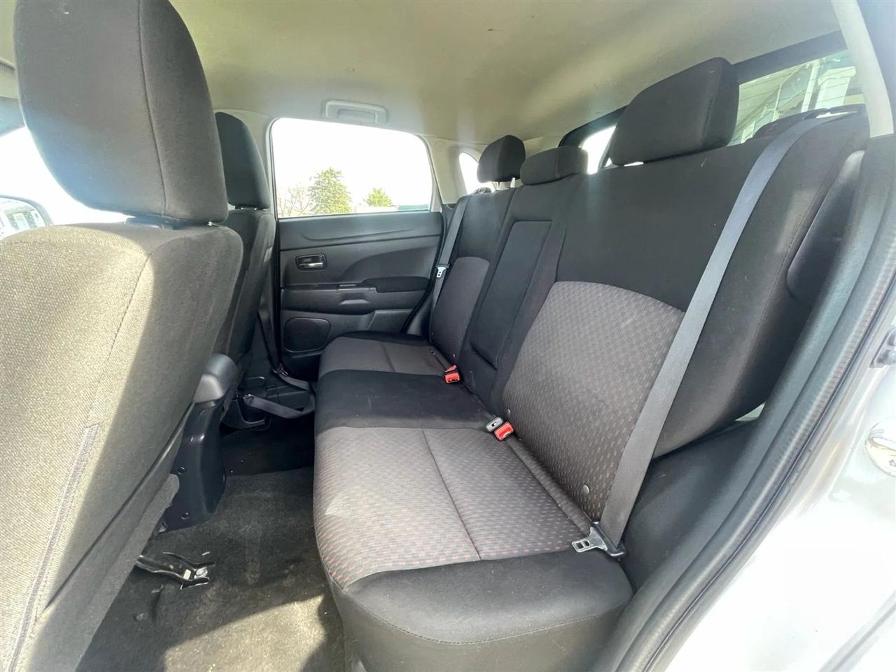 Mitsubishi Outlander Sport  2017