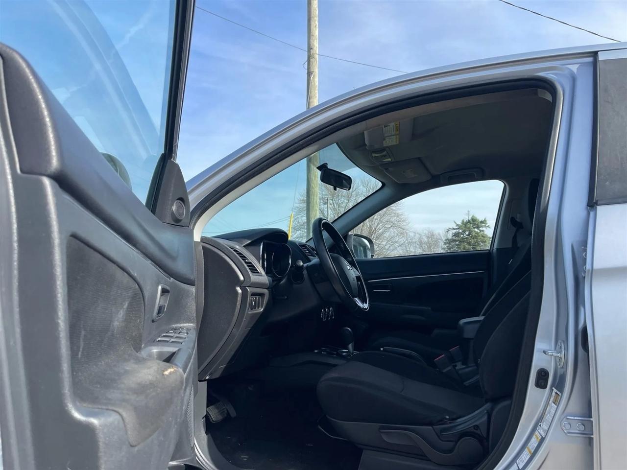 Mitsubishi Outlander Sport  2017