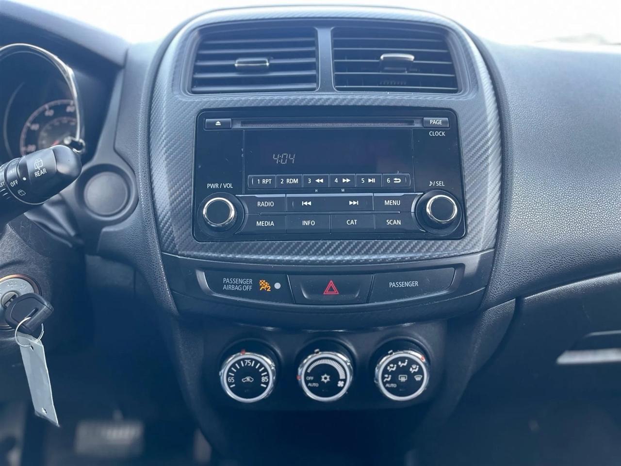 Mitsubishi Outlander Sport  2017