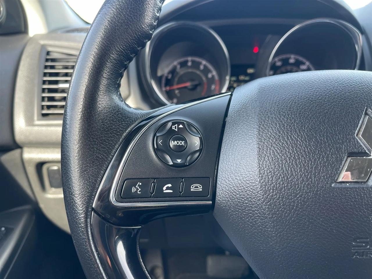 Mitsubishi Outlander Sport  2017