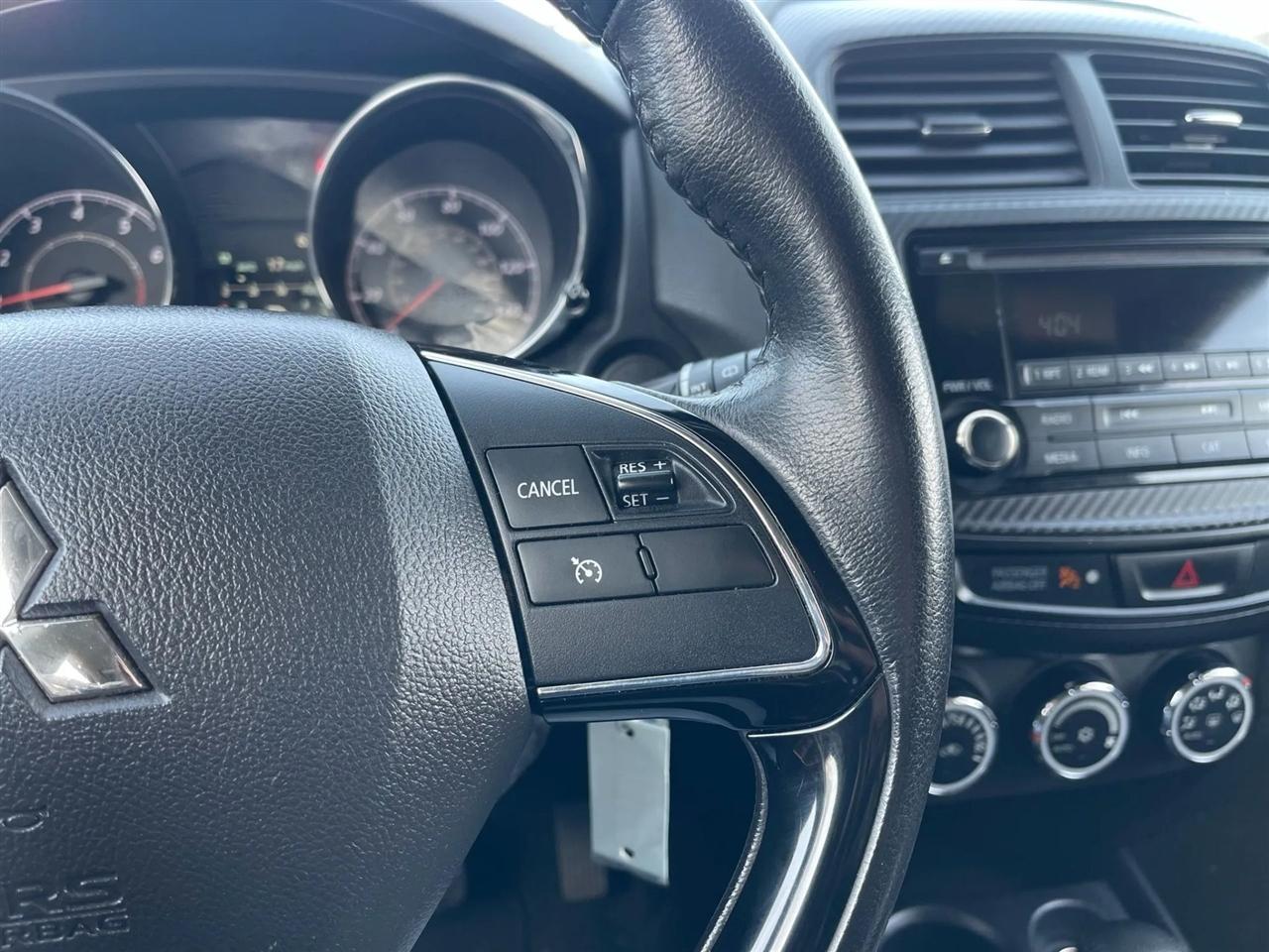 Mitsubishi Outlander Sport  2017