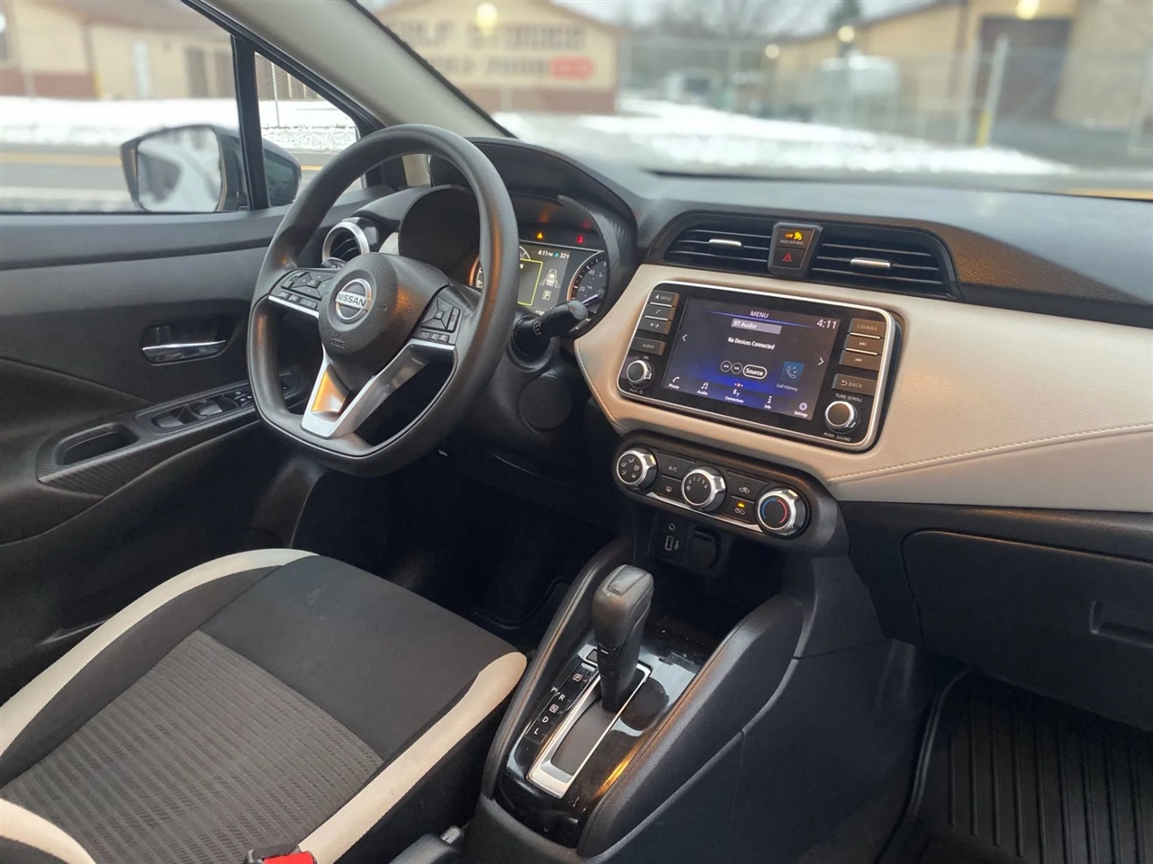 Nissan Versa  2022