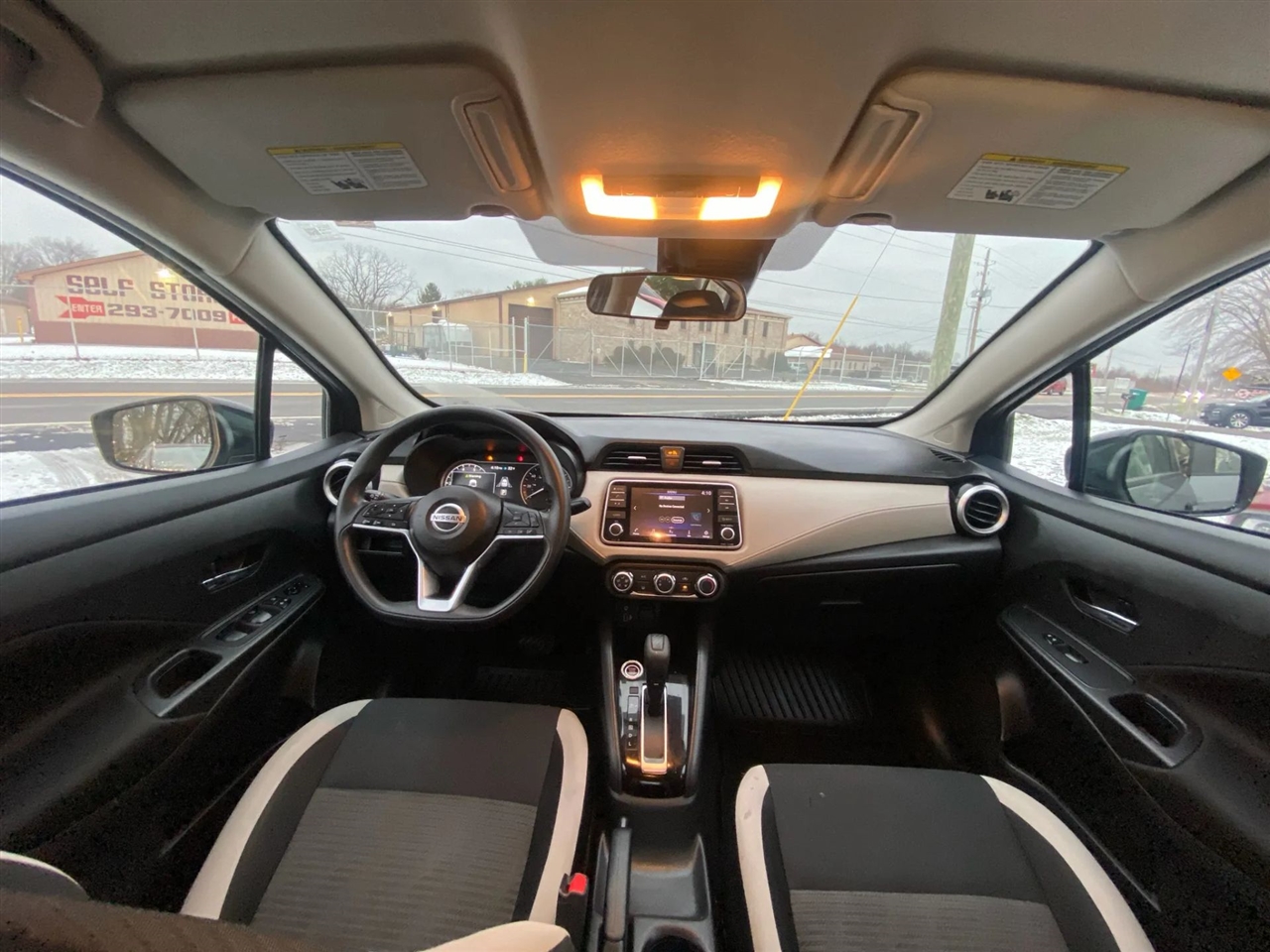 Nissan Versa  2022
