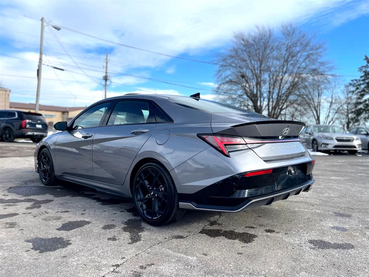 Hyundai Elantra  2025