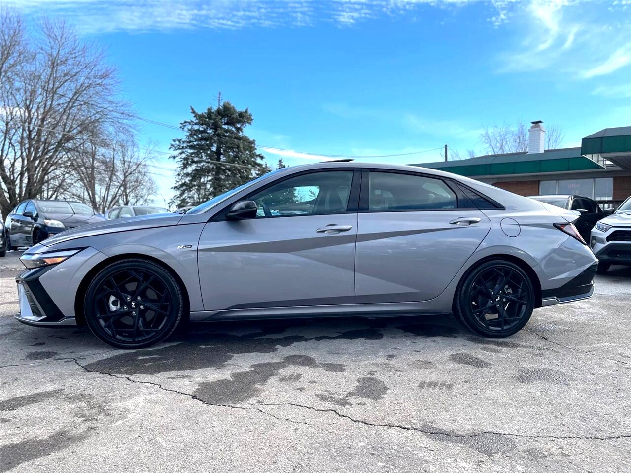 Hyundai Elantra  2025