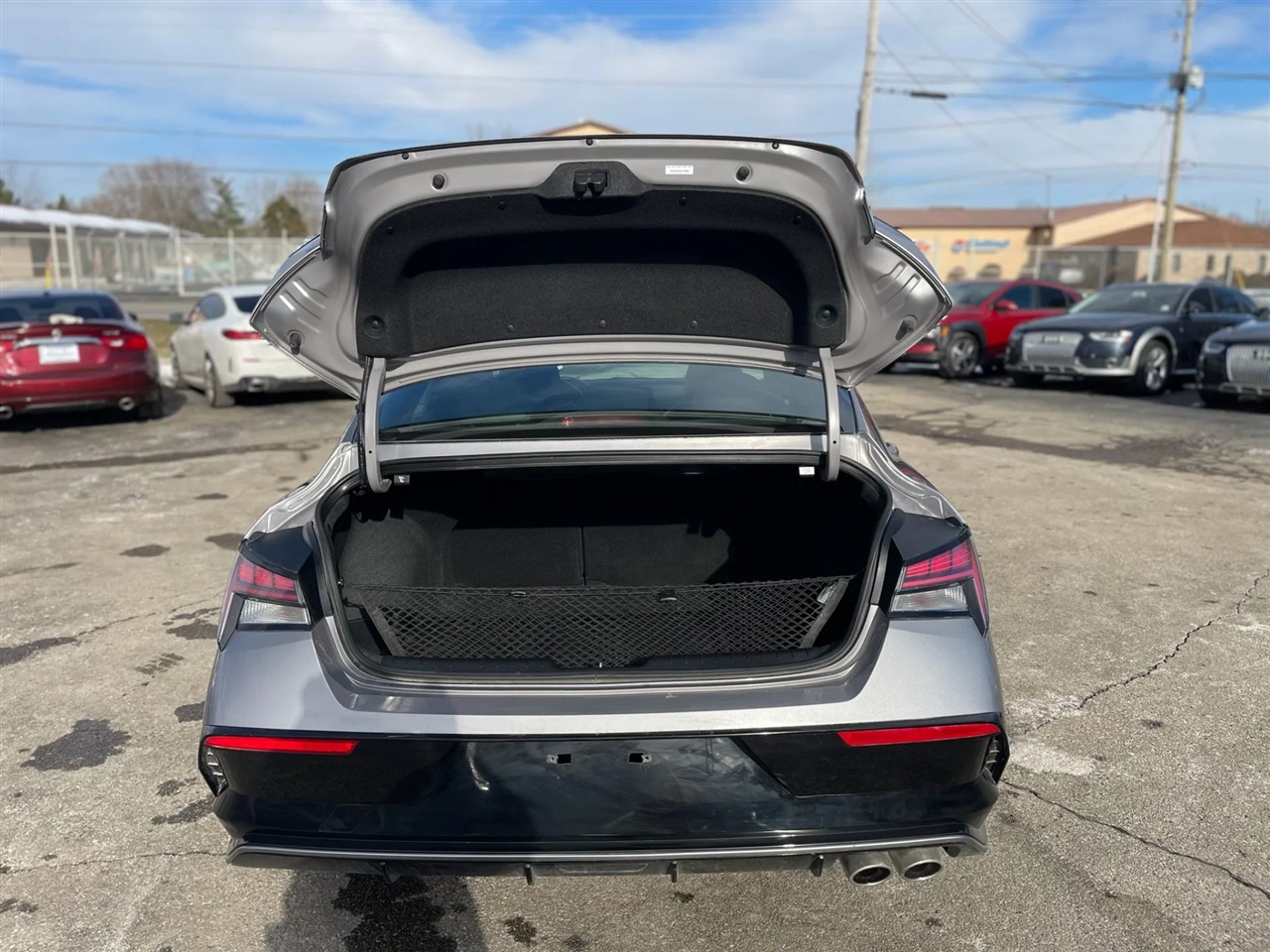 Hyundai Elantra  2025