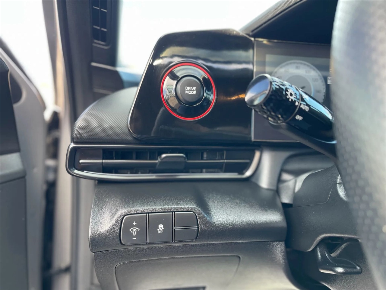 Hyundai Elantra  2025