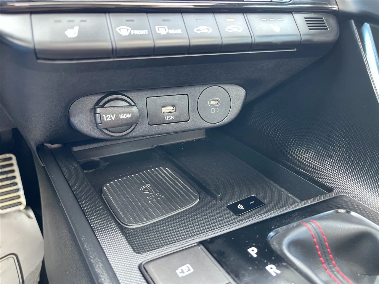 Hyundai Elantra  2025