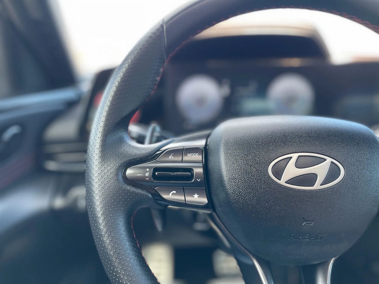 Hyundai Elantra  2025