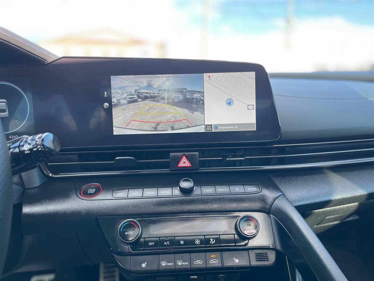 Hyundai Elantra  2025