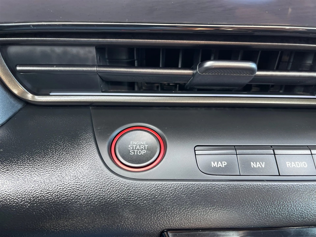 Hyundai Elantra  2025