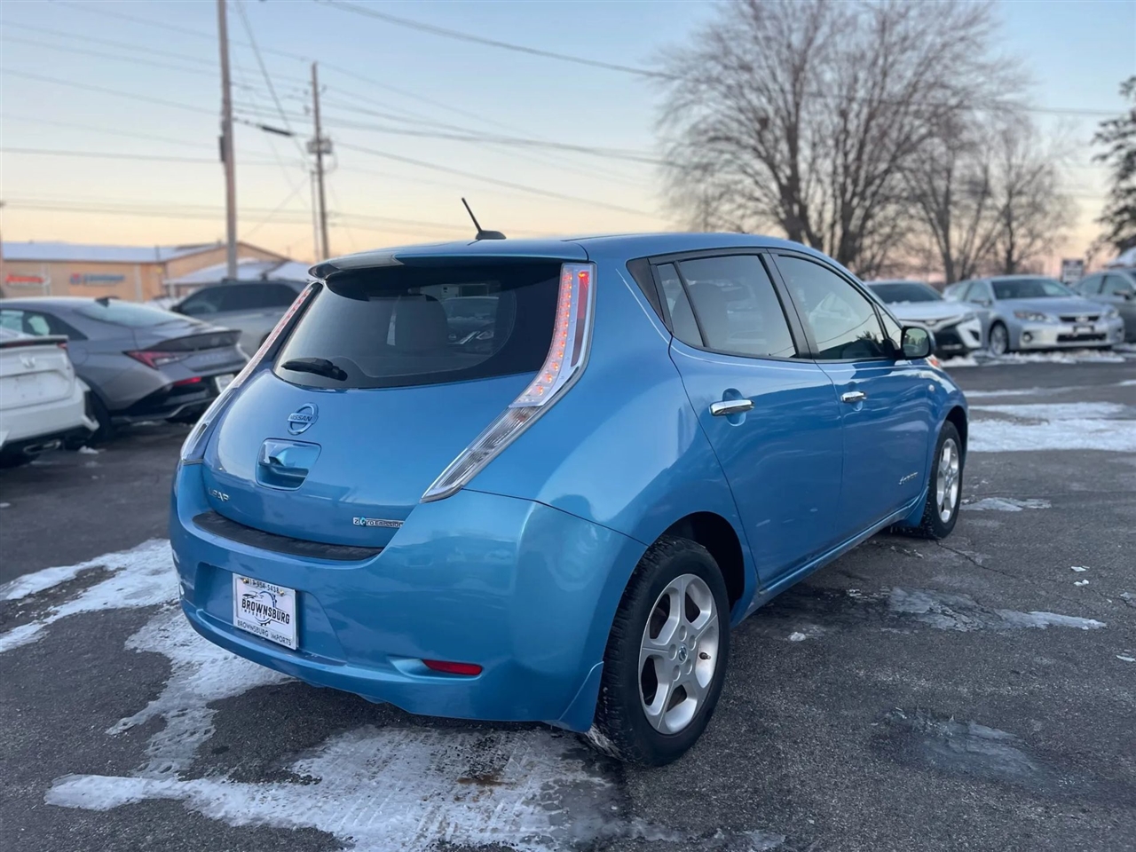 Nissan Leaf  2012